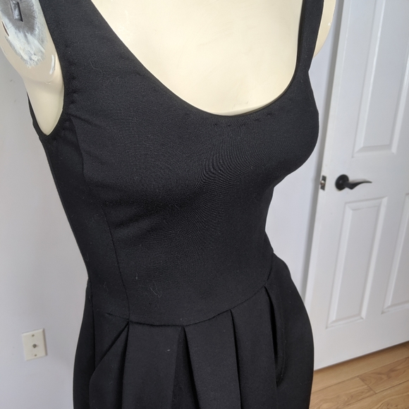 Aritiza Wilfred -  black dress - Picture 5 of 11